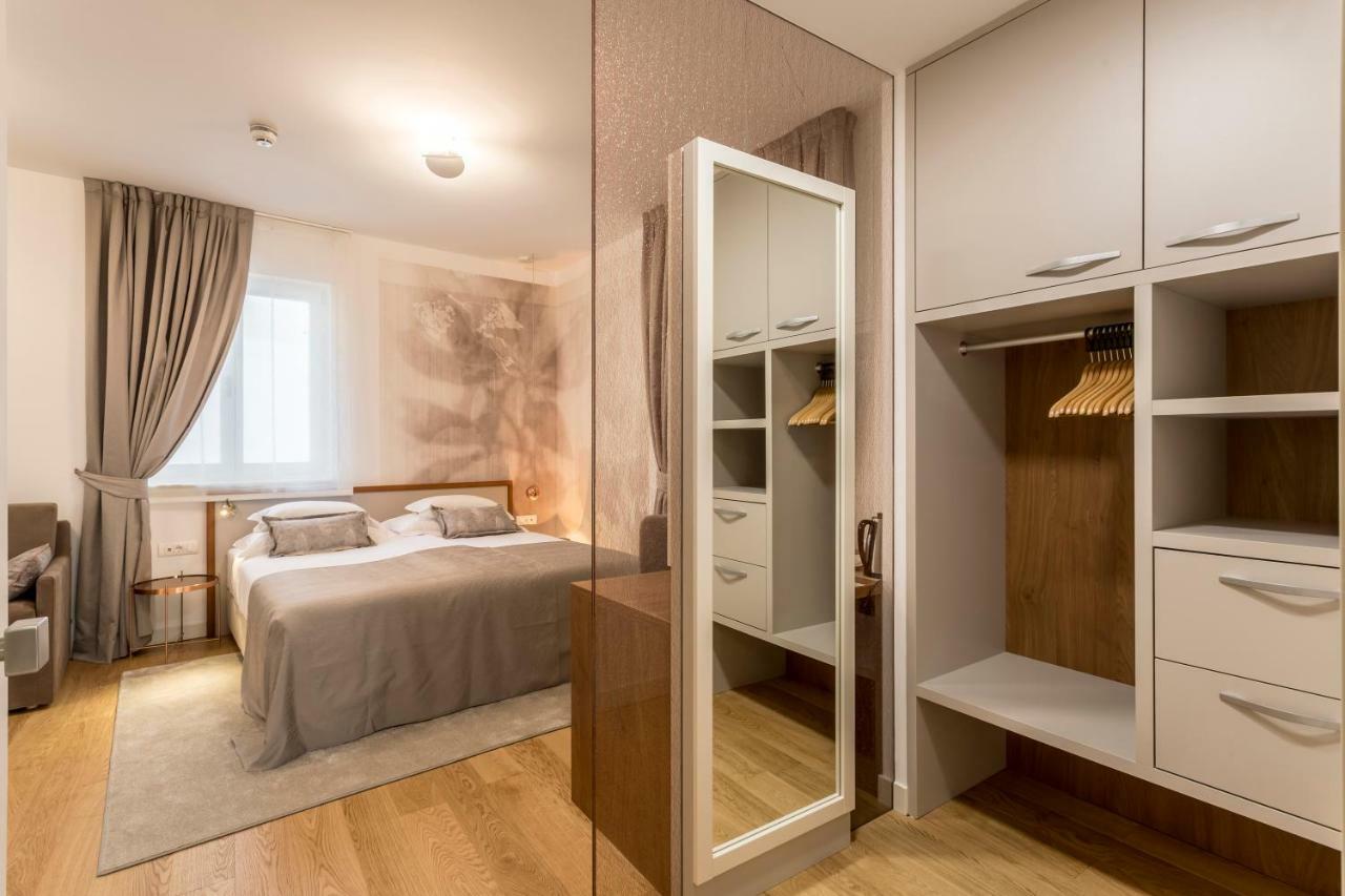 Residence Stine Split Eksteriør billede